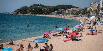 Top 6 Most Beautiful and Best Places to Travel in June without Worrying about the Cost 