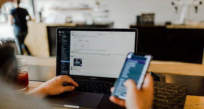 How To Experience VR On Your Smartphone